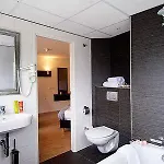 City Hotel Tilburg 3* טילבורג