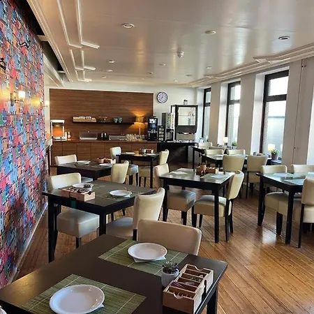 City Hotel Tilburg 3*