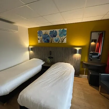 City Hotel Tilburg 3*