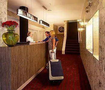 호텔 City Hotel Tilburg 튈뷔르흐
