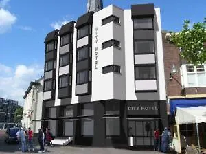 蒂尔堡城市酒店