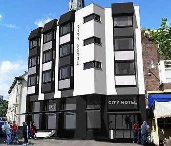 City Hotel Tilburg 3*